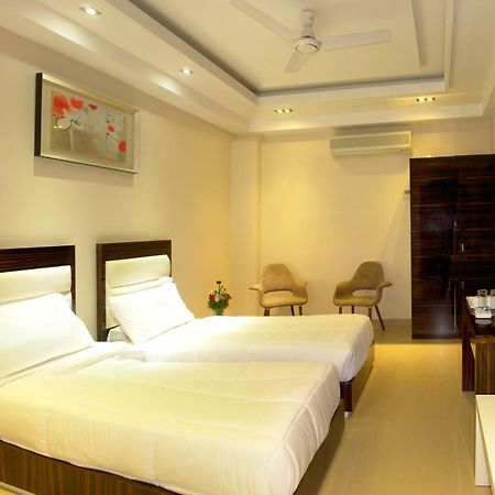 Hotel Gulnar Yeni Delhi Dış mekan fotoğraf