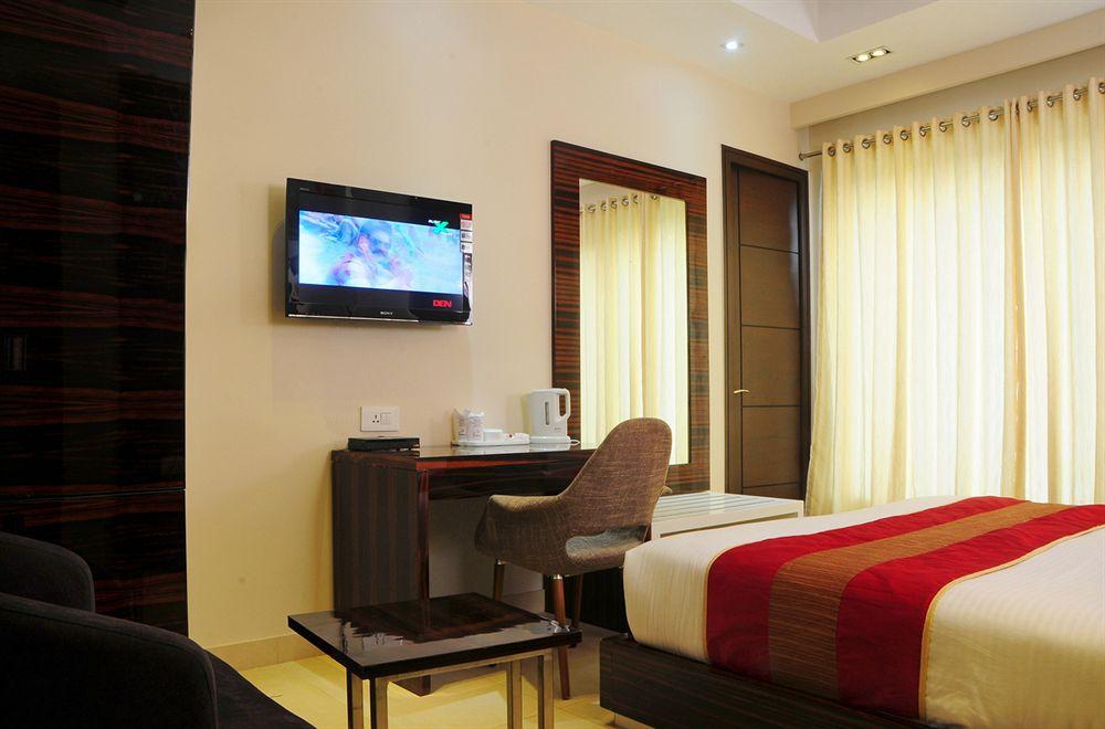 Hotel Gulnar Yeni Delhi Dış mekan fotoğraf