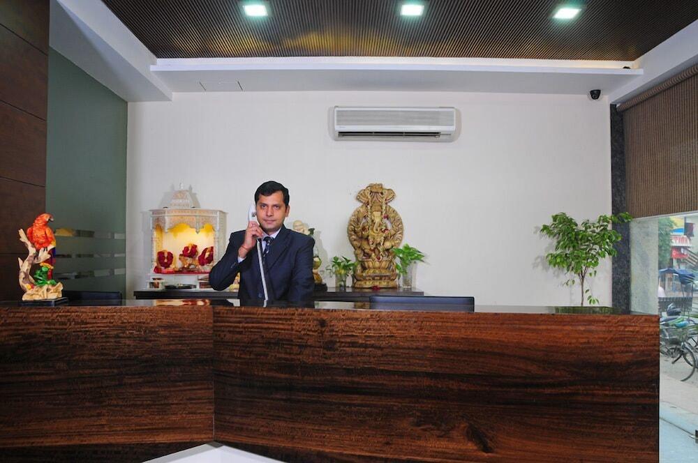 Hotel Gulnar Yeni Delhi Dış mekan fotoğraf