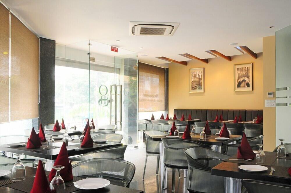 Hotel Gulnar Yeni Delhi Dış mekan fotoğraf