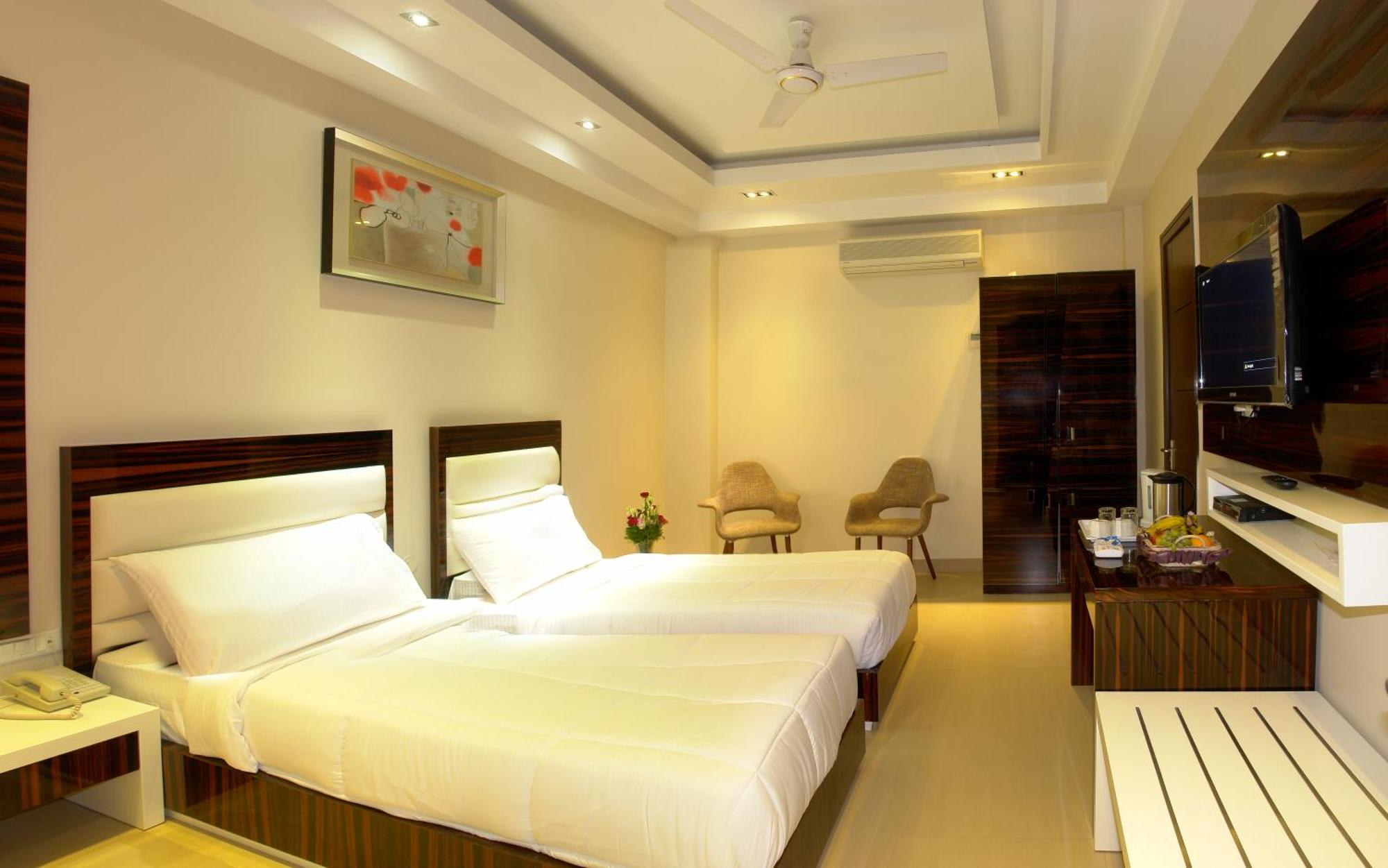 Hotel Gulnar Yeni Delhi Dış mekan fotoğraf